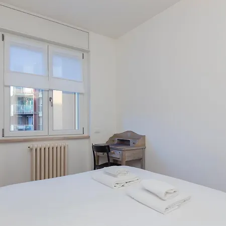 Luxury Near Navigli - Anemoni 5 Апартаменты