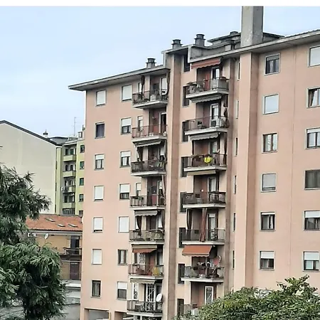 Il Rifugio Sui Navigli Con Garage Privato Gratuito Aria Condizionata & Wi-fi * Milán