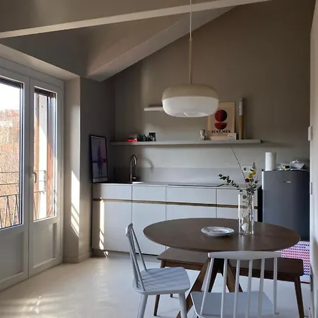 Bilocale Di Design Con Vista In Crocetta Quadronno * Mediolan
