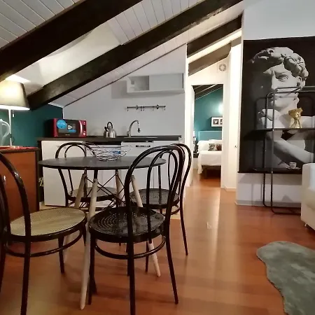 Apartment Mercanti Attic Version Milan