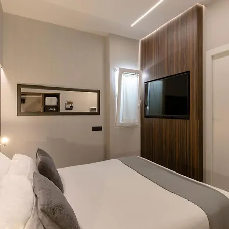 Hotel Ah - Duomo Essence *