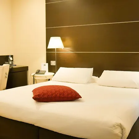 Hotel Townhouse 33 4*