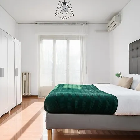 Classbnb - A 200 Metri Dalla Metro Pagano *