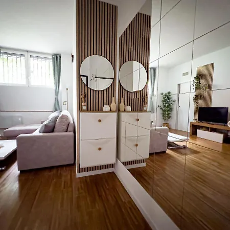 Guesthost - Fiera & Mico Comfy Apartment