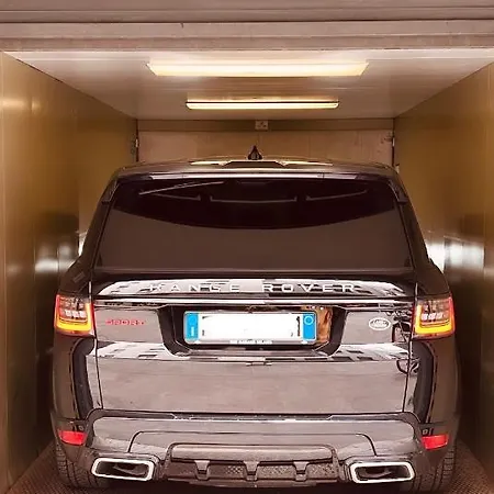 Apartment The Boutique - Iconic In Galleria Duomo With Private Parking Milan