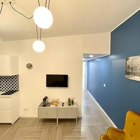 Navigli-duomo New Design Boutique House + Patio * Milaan