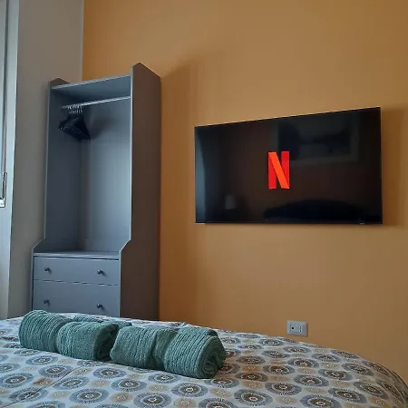 Studio Apartment *