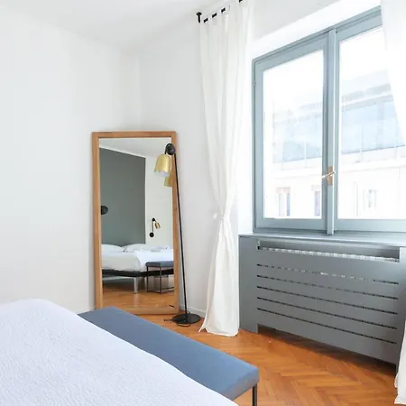 Apartment Sant'ambrogio Bright And Stylish Flat