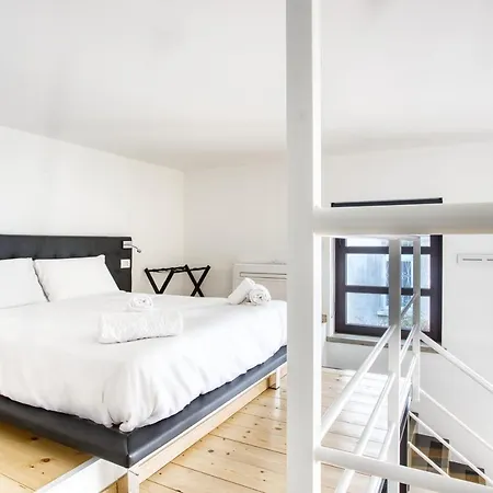 Apartman Joivy Charismatic 1-bed Flat With Parking