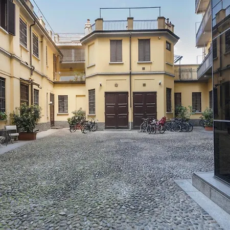 Apartman Super Modern And Design Apartment, A Due Passi Dai Navigli *