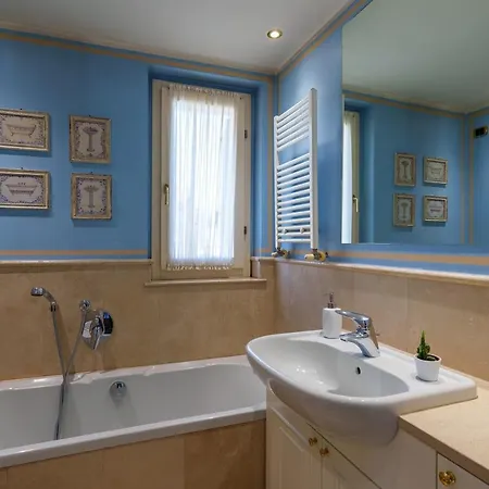 Apartman Montenapoleone-duomo Attico Di Lusso E Parcheggio Privato *