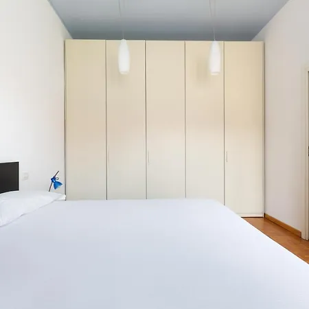 Cozy Apt With Balcony - Mm2 Sant'agostino アパート ミラノ