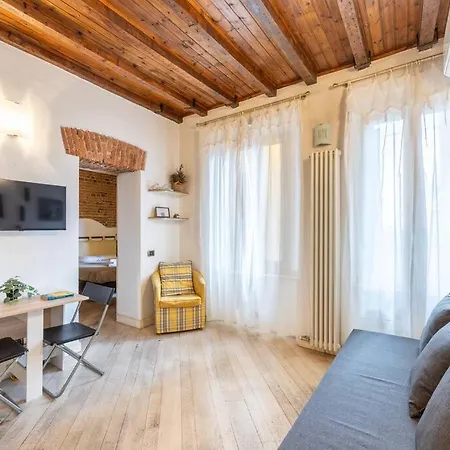 Daire Colonne's Nest - Cozy And Silent With Ac *