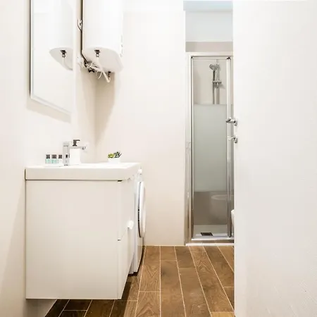 Life House-red San Siro & Duomo * Milán