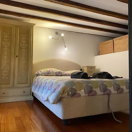 아파트 La Casetta Di Via Verona