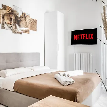 Pretty House Navigli-duomo Netflix & Design