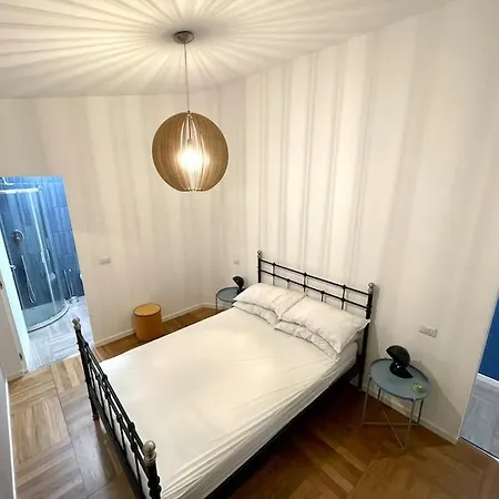 Navigli-duomo New Design Boutique House + Patio * Milaan