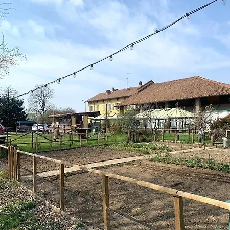 Cascina Bellaria Hostel Milán
