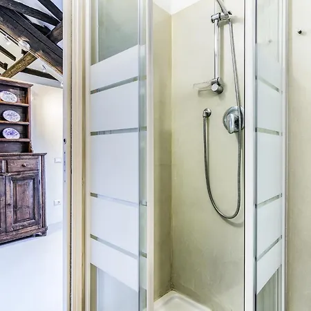 Comunicanti Rinnovati - Vercelli Apartamento