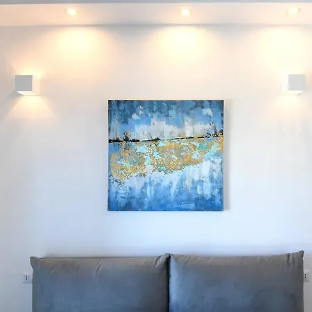 Appartement Luminoso Bilocale Con Terrazzino Milaan