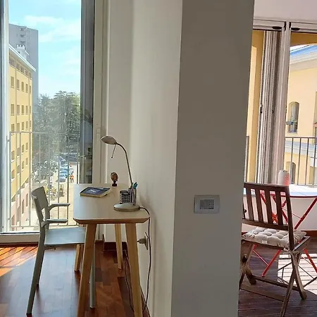 דירה Cozy With Spacious Veranda מילאנו