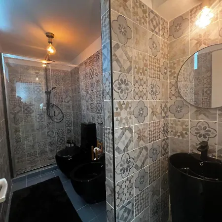 Regina Ai Navigli - Sky Tv, Wifi And Breakfast Box Apartment Milan