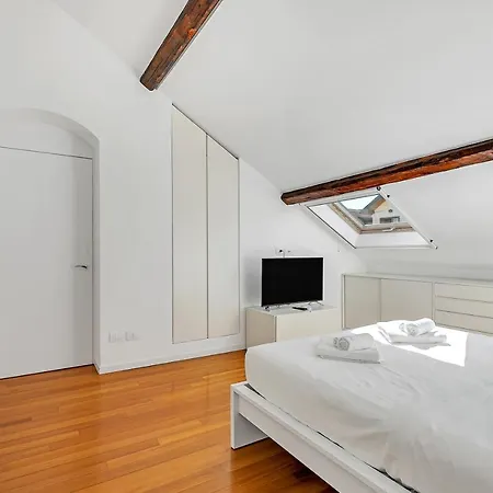 Apartman Cosmopolitan Loft Nel Centro Di Milano, Via Sottocorno Milánó