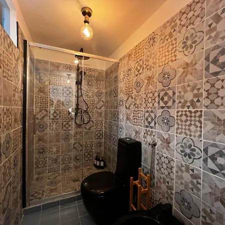 Apartment Regina Ai Navigli - Sky Tv, Wifi And Breakfast Box