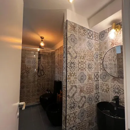 Regina Ai Navigli - Sky Tv, Wifi And Breakfast Box Apartment Milan