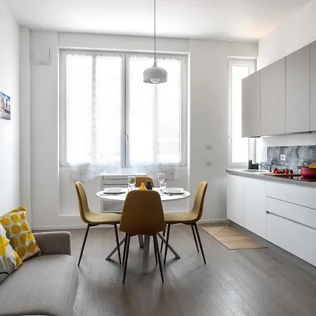Navigli - Center Modern Suite, Fast Wi-fi & Tram Apartamento