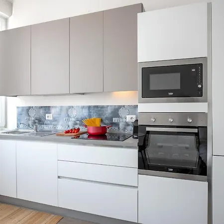 Navigli - Center Modern Suite, Fast Wi-fi & Tram Apartamento *