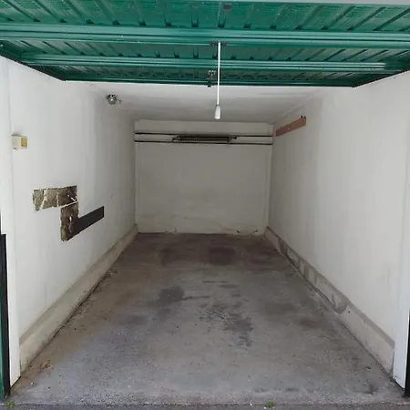 - Parking And Comfort - Spacious Up To 8 Pax Milan