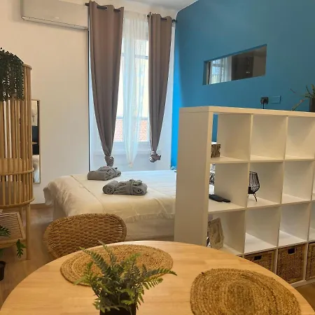Regina Ai Navigli - Sky Tv, Wifi And Breakfast Box Apartment