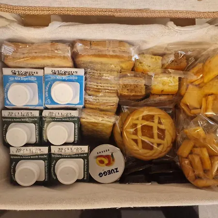 Regina In Porta Romana 2 - Sky Tv, Wifi E Breakfast Box Appartamento