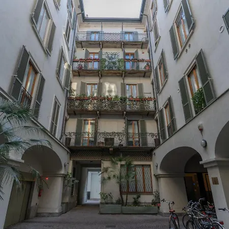 The Rent - Gorgeous Two-bedroom In Porta Nuova District Apartment
