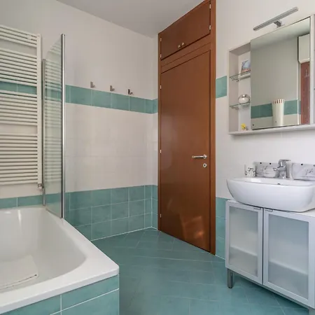 Apartment The Best Rent - Bright One-bedroom In Precotto Area *