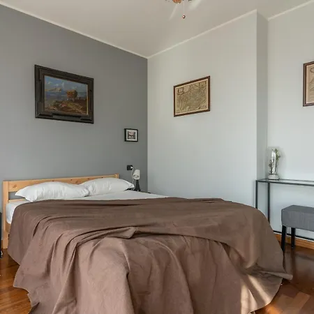 The Best Rent - Bright One-bedroom In Precotto Area