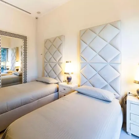 Luxury 4 Bedroom Appartement *