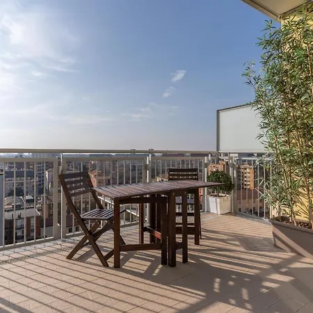 The Best Rent - Bright One-bedroom In Precotto Area