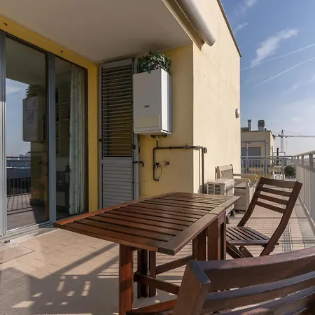 The Best Rent - Bright One-bedroom In Precotto Area Apartment *