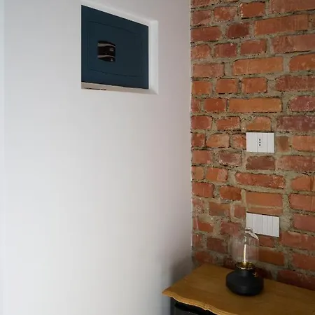 Ross Quadrell - Apartament
