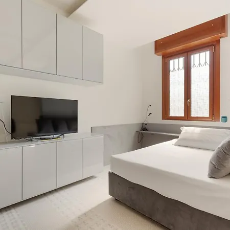 Appartement Guesthost - Renovated Apts Milaan