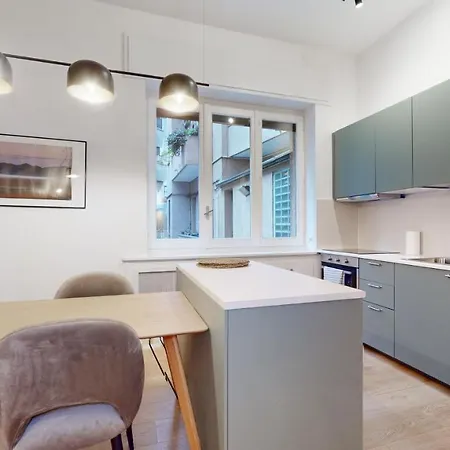 Sahi - Dei Dell'olimpo Porta Romana Apartmán