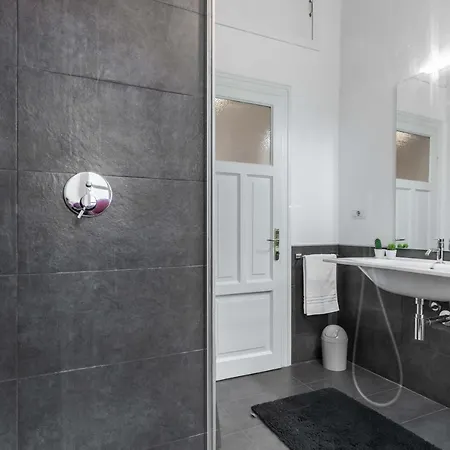 Apartmán Bilocale Zara - Stazione Centrale - Isola Design District *