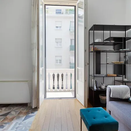 Apartment Con Balcone- Bullona District Milan