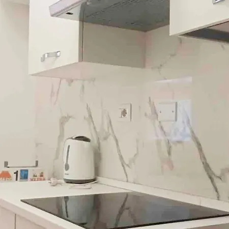 Lovely 2 Bed Apart アパート *