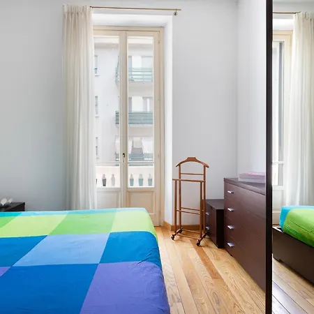Apartament Con Balcone- Bullona District Mediolan
