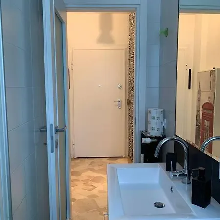 Casa Dei Fiordalisi * Milan