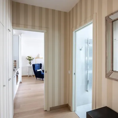 Bocconi Elegante Con Wifi Милан