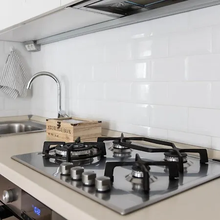 Bocconi Elegante Con Wifi Милан